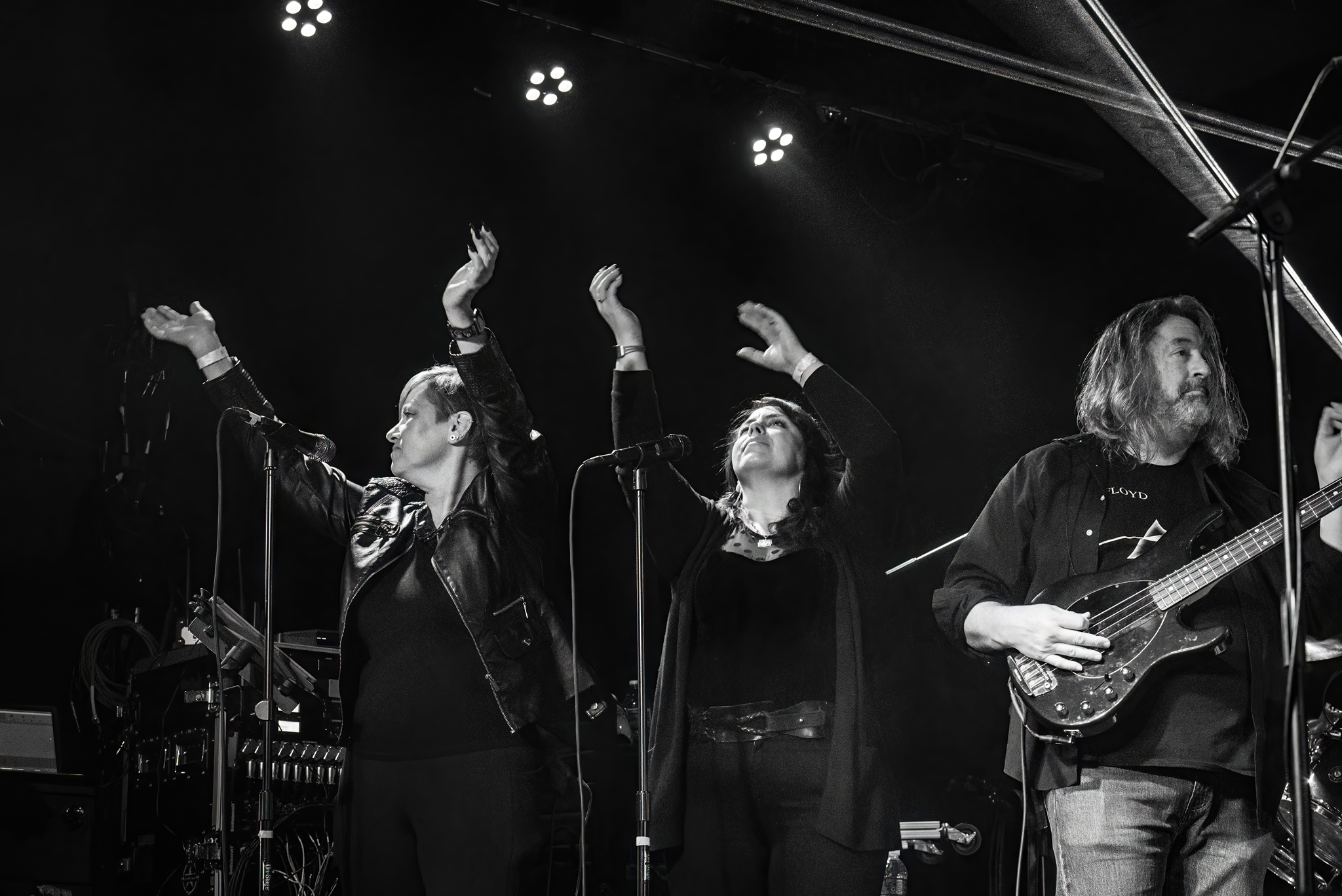 Us And Floyd performing live, black and white